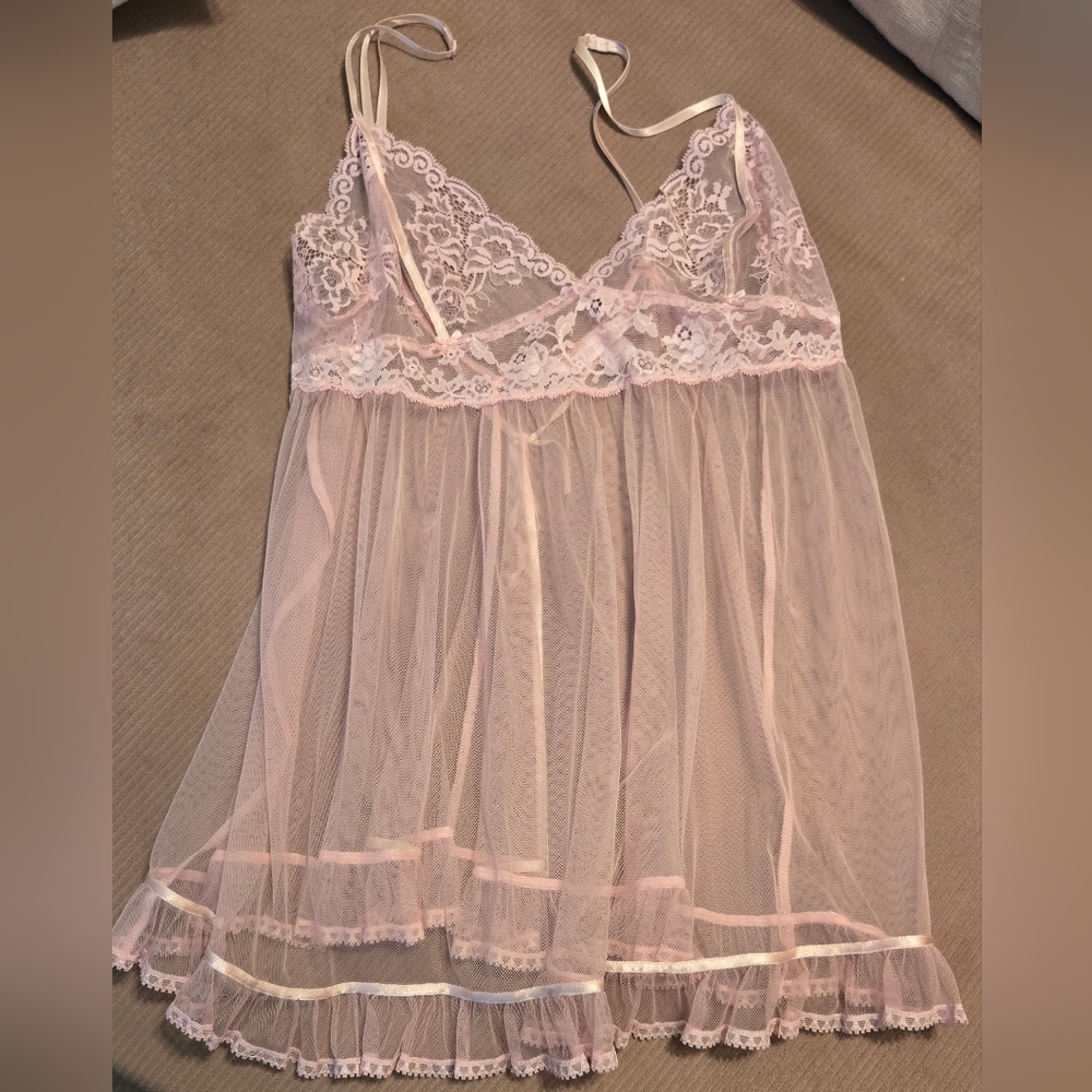 Vintage Victoria's Secret Size Medium,  Baby Doll, Color light Pink